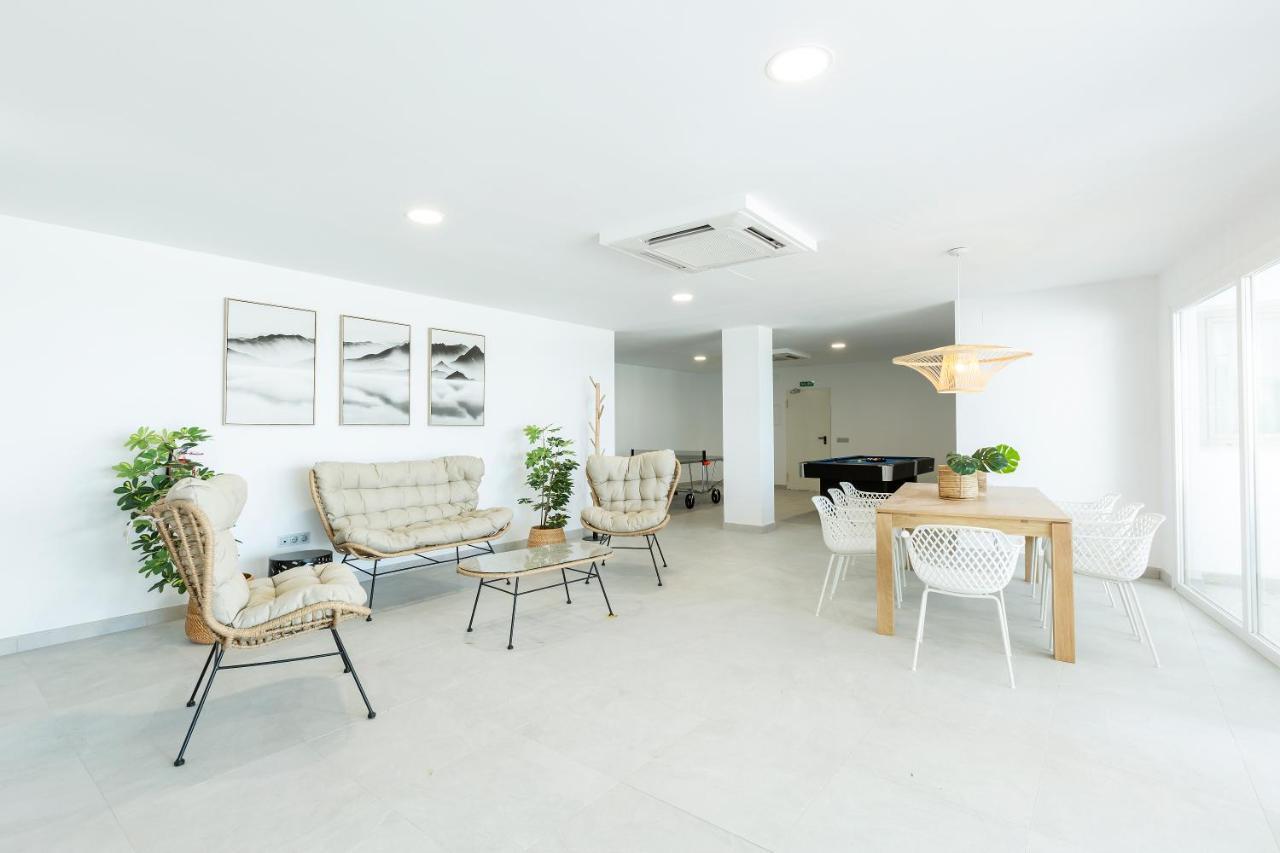 Apartamentos Martalia Nerja トロクス・コスタ エクステリア 写真