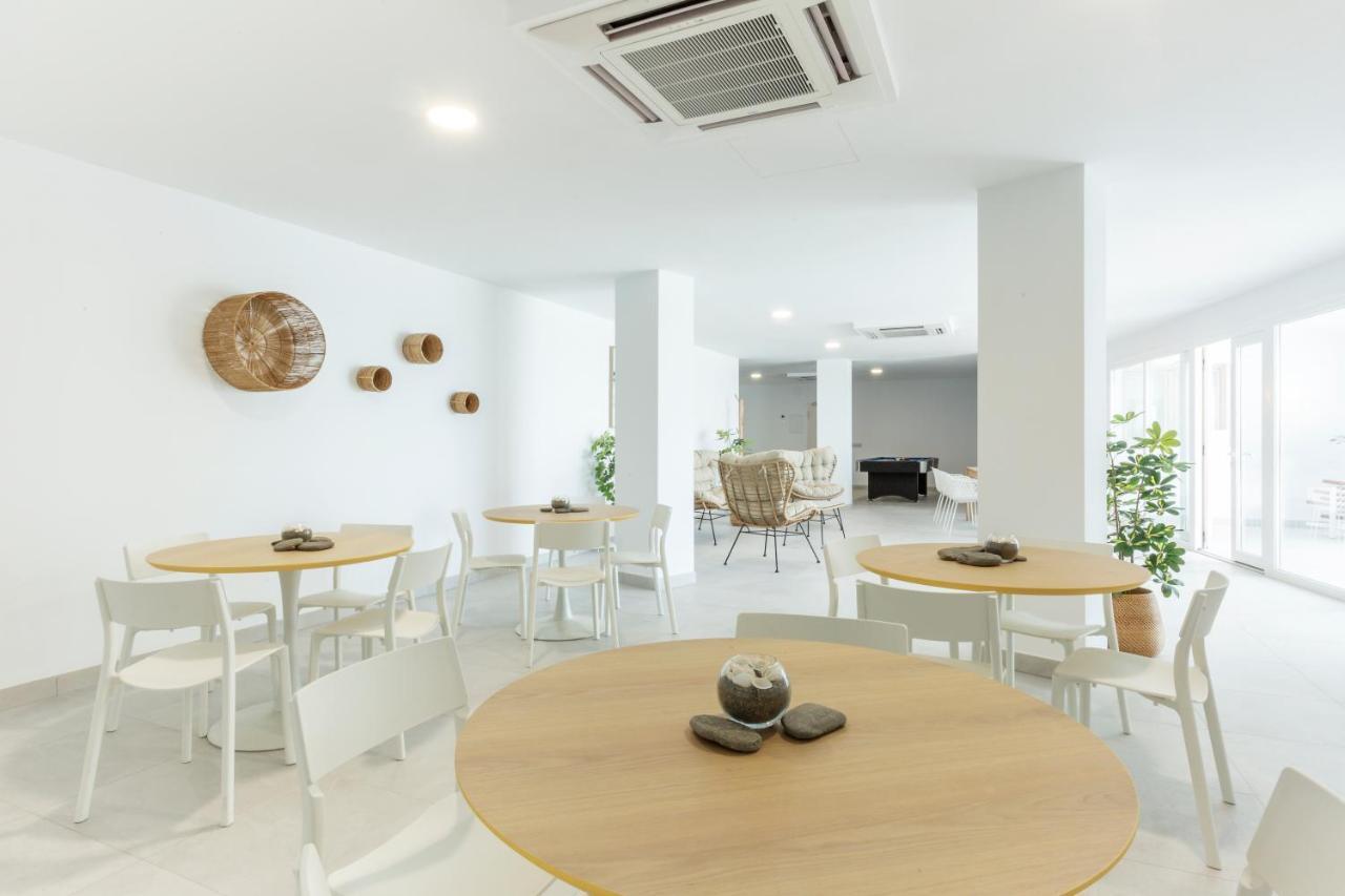 Apartamentos Martalia Nerja トロクス・コスタ エクステリア 写真