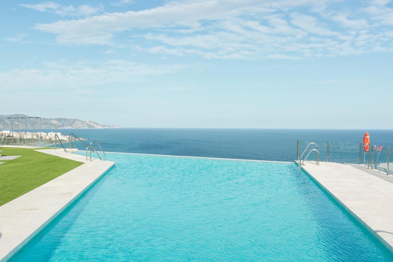 Apartamentos Martalia Nerja トロクス・コスタ エクステリア 写真