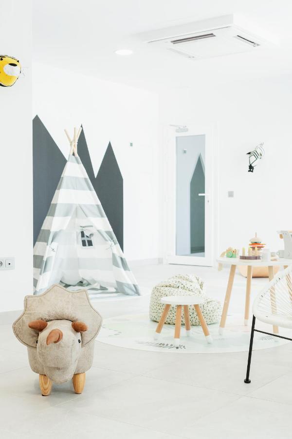 Apartamentos Martalia Nerja トロクス・コスタ エクステリア 写真